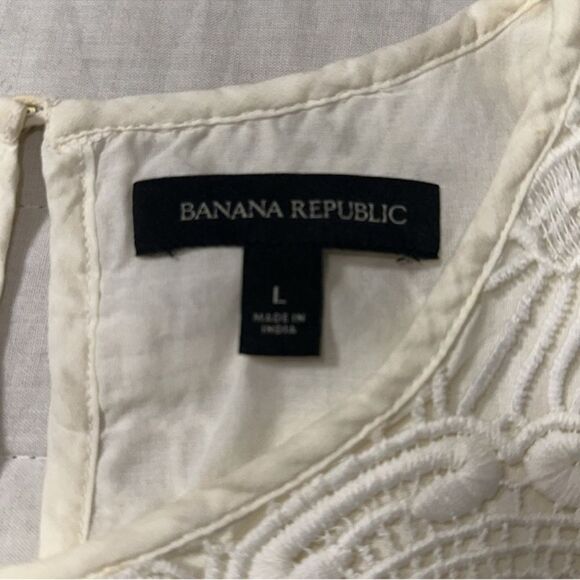 BR L Luxury Elegant Ivory Crochet Lace Back Button Keyhole Sleeveless Shell - Picture 15 of 15